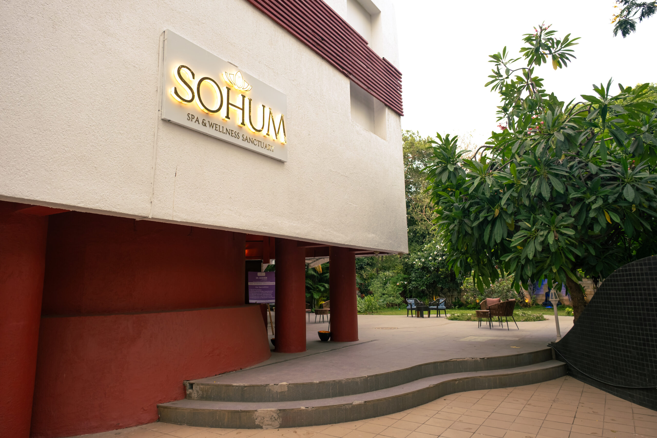 Sohum sanctuary interior
